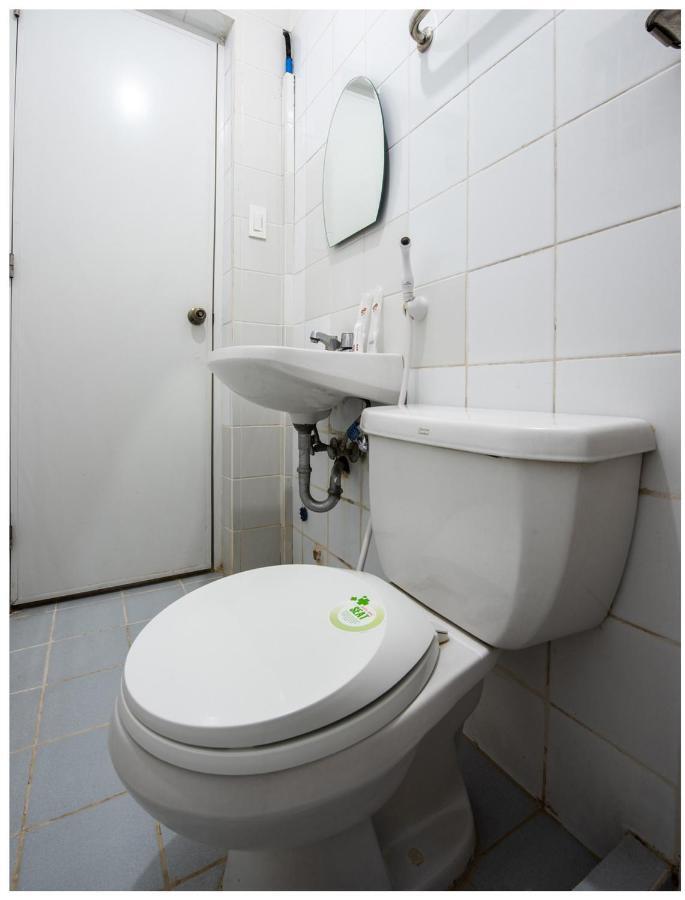 Oyo 501 Yuj Inn Pasay Bagian luar foto